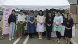福島の農業女子が「暮らしのGardenマルシェ」に出店しました。～黒色の軽トラ「ハイゼット」を可愛らしくデコレーション☆～