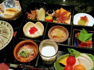 香港 アイランドシャングリラホテル・なだ万にて ☆特別メニュー☆ 【日本秋祭り農業女子プロジェクト野菜松花堂】