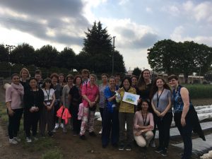 スイスの女性エンジニアたちが農業女子の圃場を視察しました！