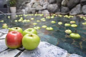 【株式会社温泉道場】「ちょっと早めのりんご風呂」を開催しました！